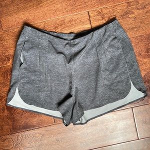 Lululemon shorts with pockets